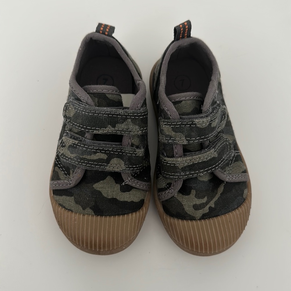 Cat and jack army print shoes